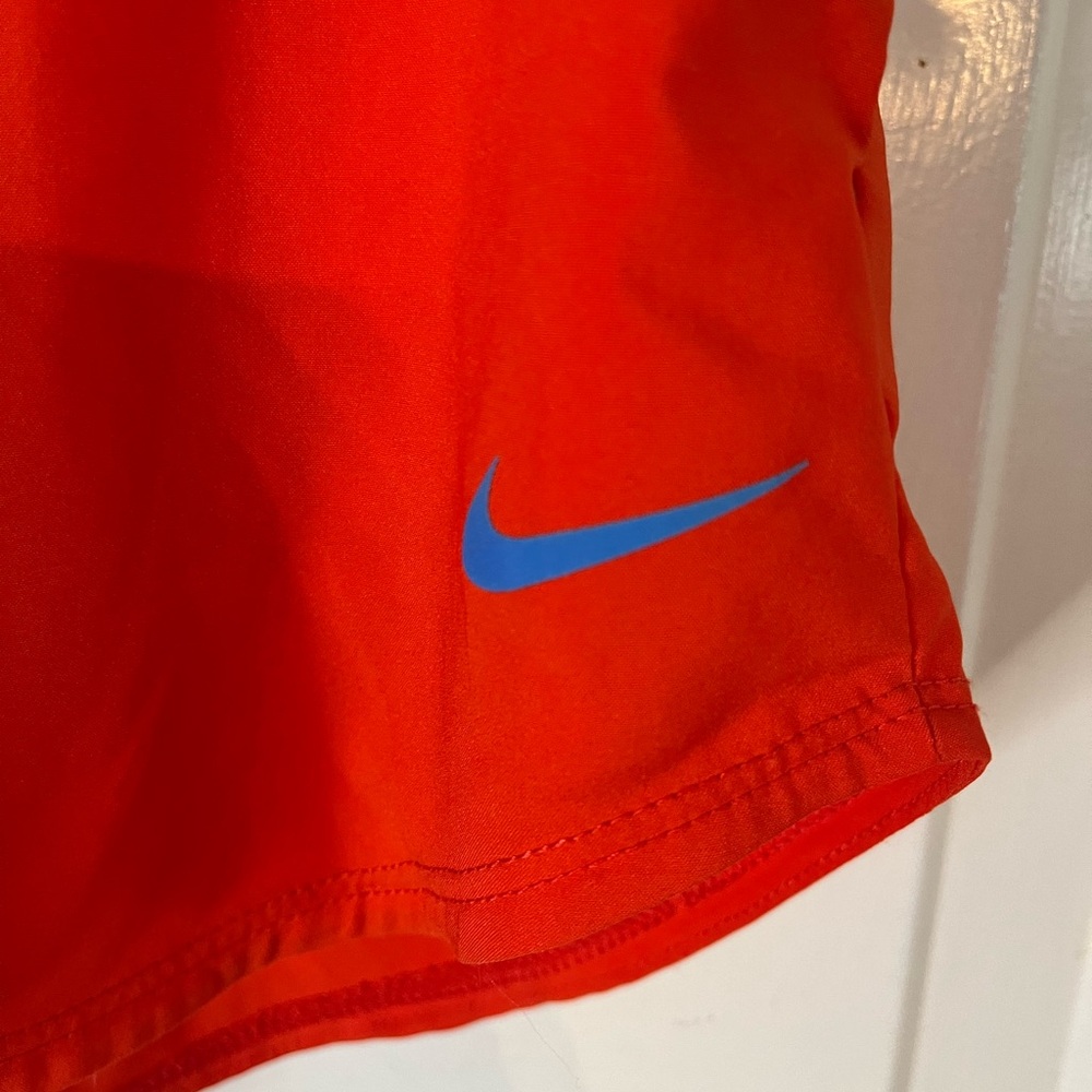 Women’s Nike shorts - Picture 3 of 6